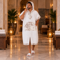Toile Blanche — poncho homme blanc à finitions gris taupe, vue principale au hammam